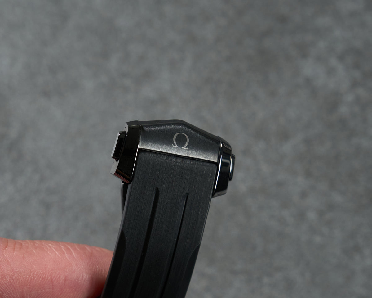 Omega 21mm Dark Side of the Moon Rubber Strap Titanium Ceramic Deployant Clasp — 3